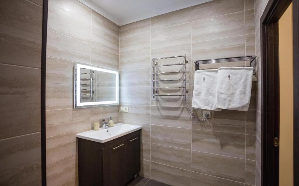 Khreshchatyk Apart Hotel 911 키예프 외부 사진
