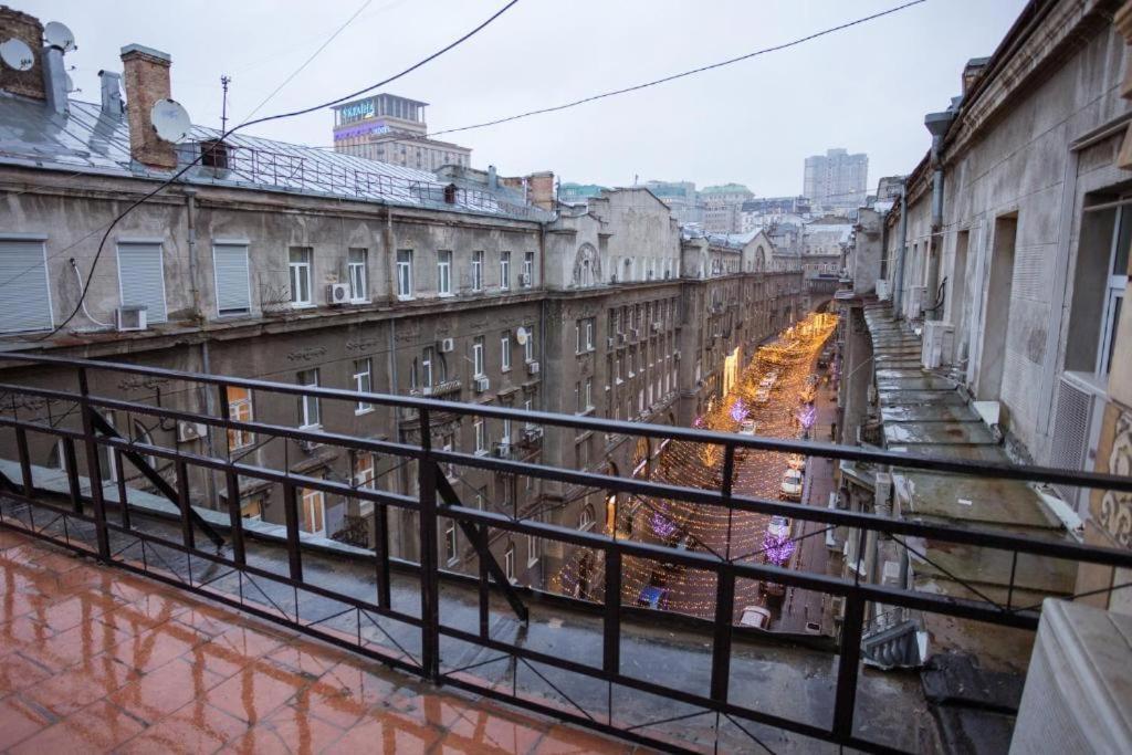Khreshchatyk Apart Hotel 911 키예프 외부 사진